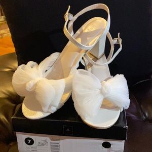 BNIB Mavis7 white heels from David’s Bridal.